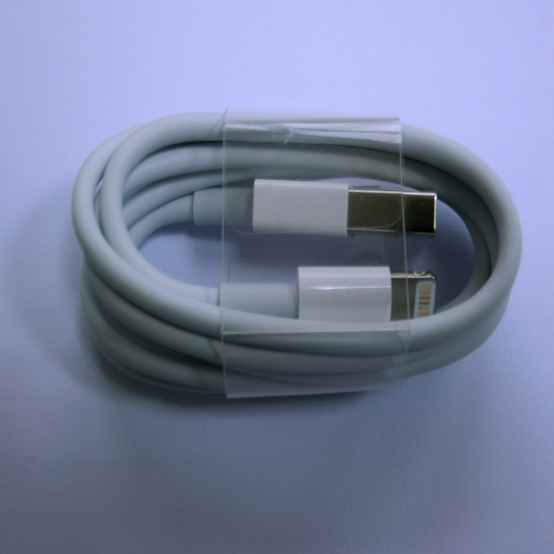 iPhone cable MD818